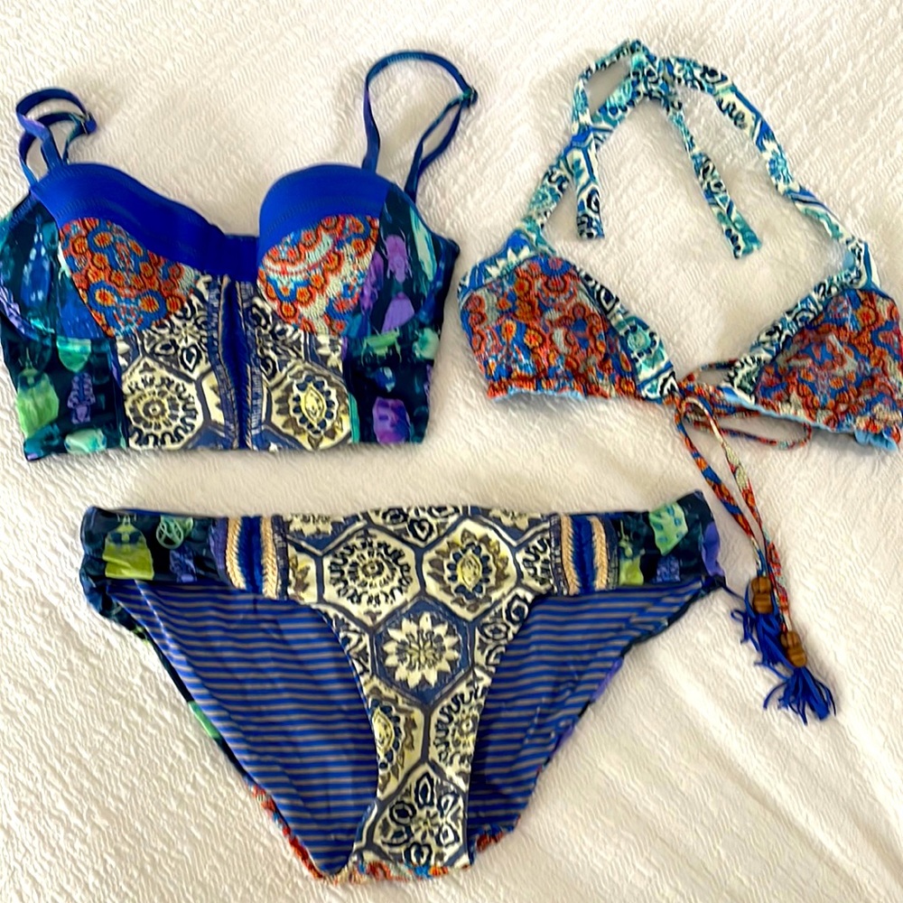 Maaji 3 piece reversible bikini. *Size small.
